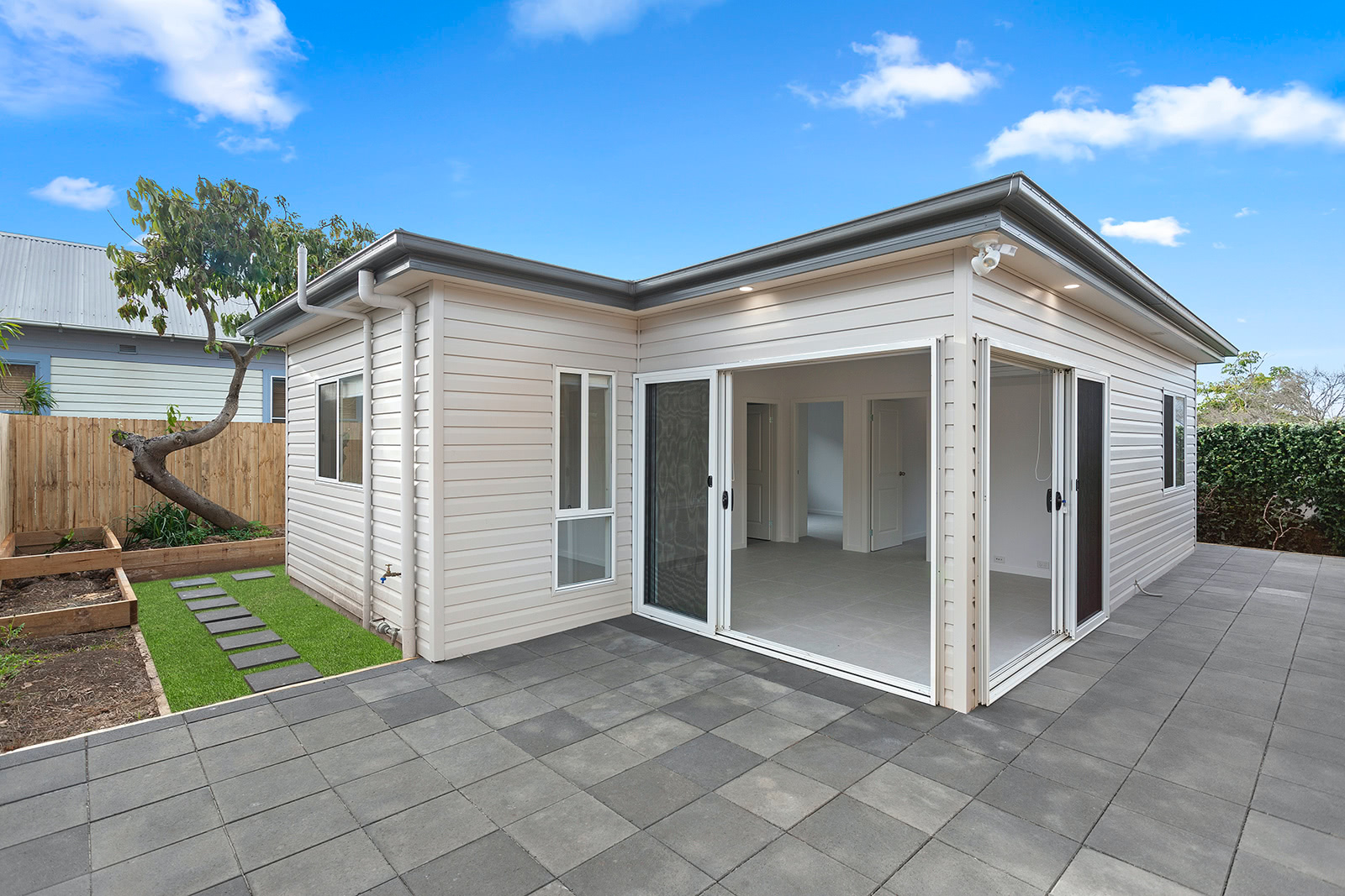 white cladding granny flat